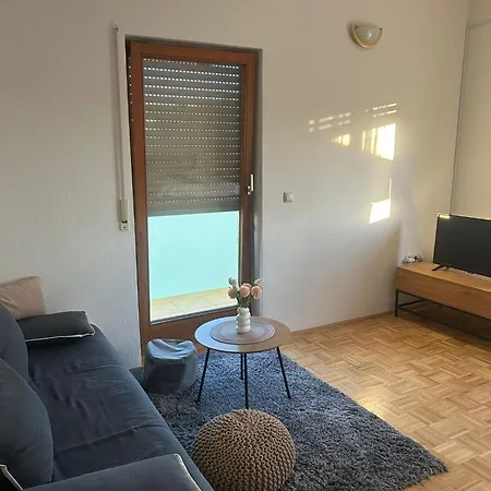 Thea Zadar
